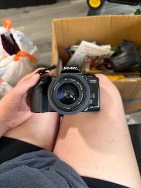 Minolta Dynax 500si 35mm SLR Camera with AF Zoom 35-70mm 1:3.5-4.5 Lens and Case